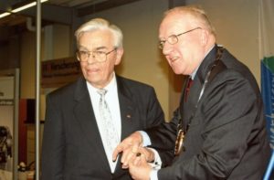 OB Küchler verleiht den Ehrenring an Rolf Müller